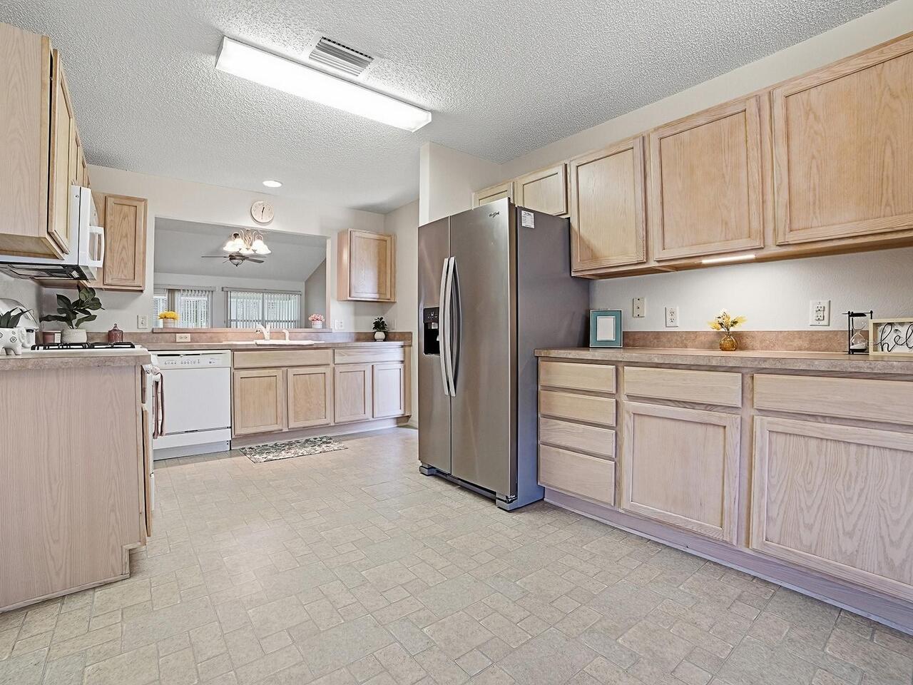 Listing Photo 16