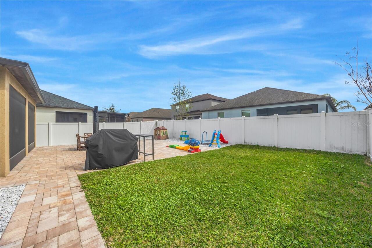 Listing Photo 11