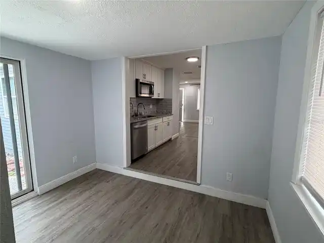 Listing Photo 7