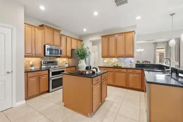 Listing Photo 15