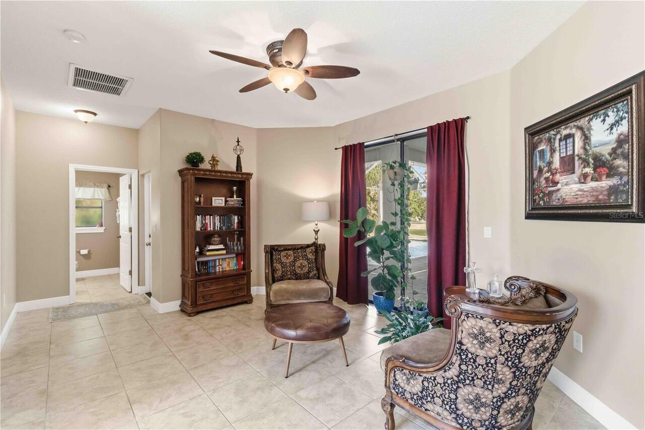 Listing Photo 11