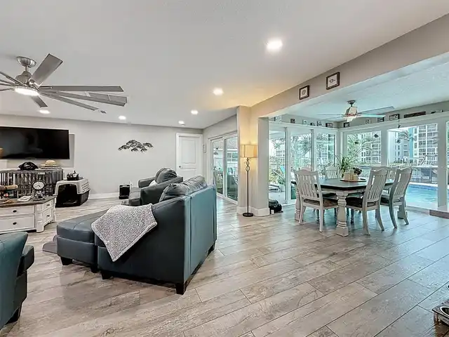 Listing Photo 14