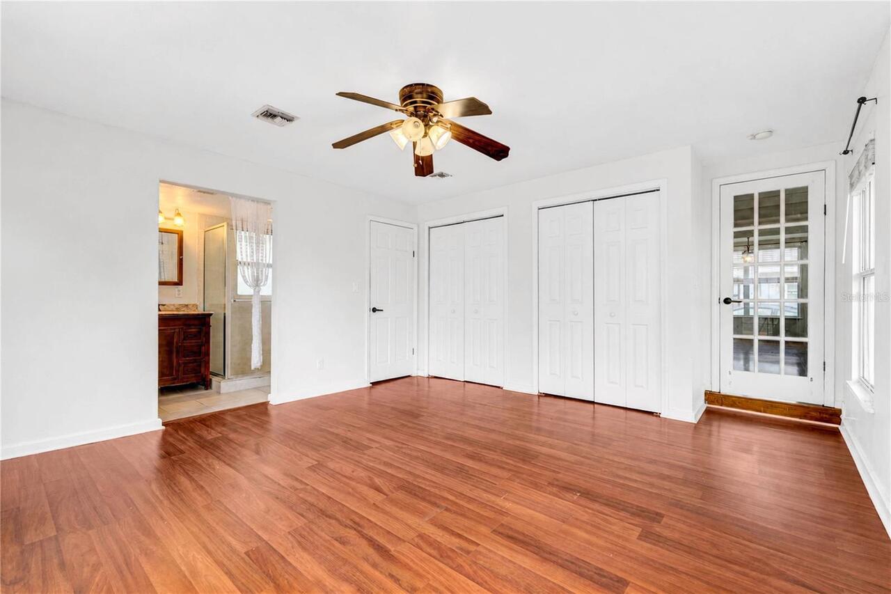 Listing Photo 12