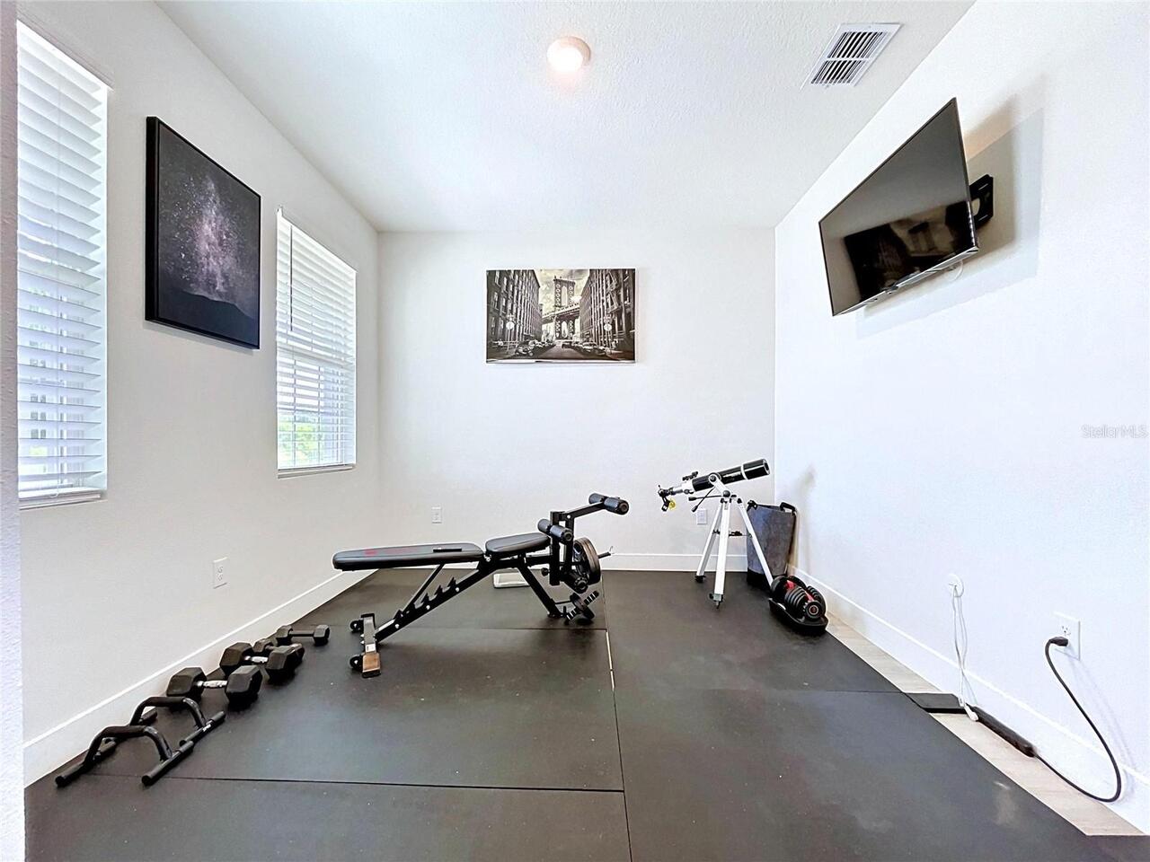 Listing Photo 12