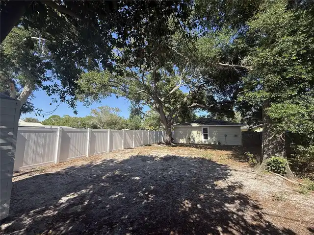 Listing Photo 19