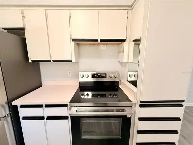 Listing Photo 9