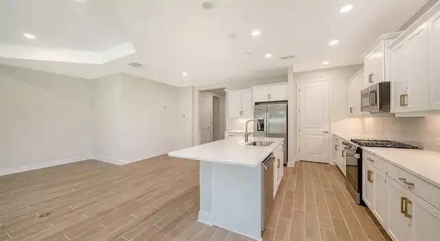 Listing Photo 15