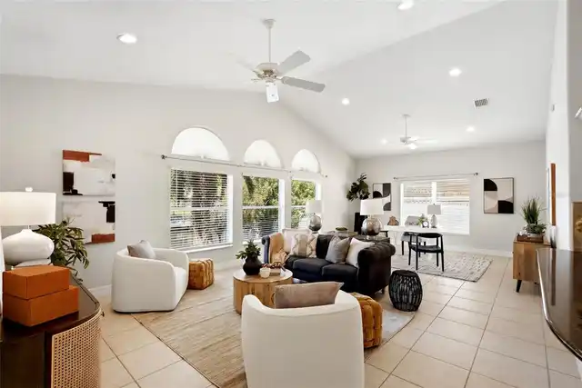 Listing Photo 14