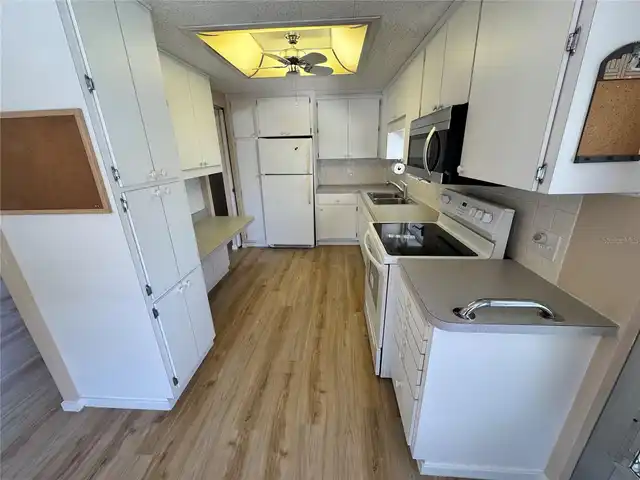 Listing Photo 9