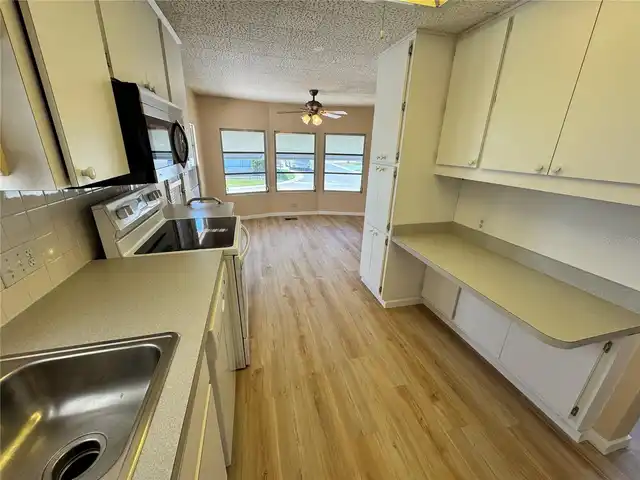 Listing Photo 10