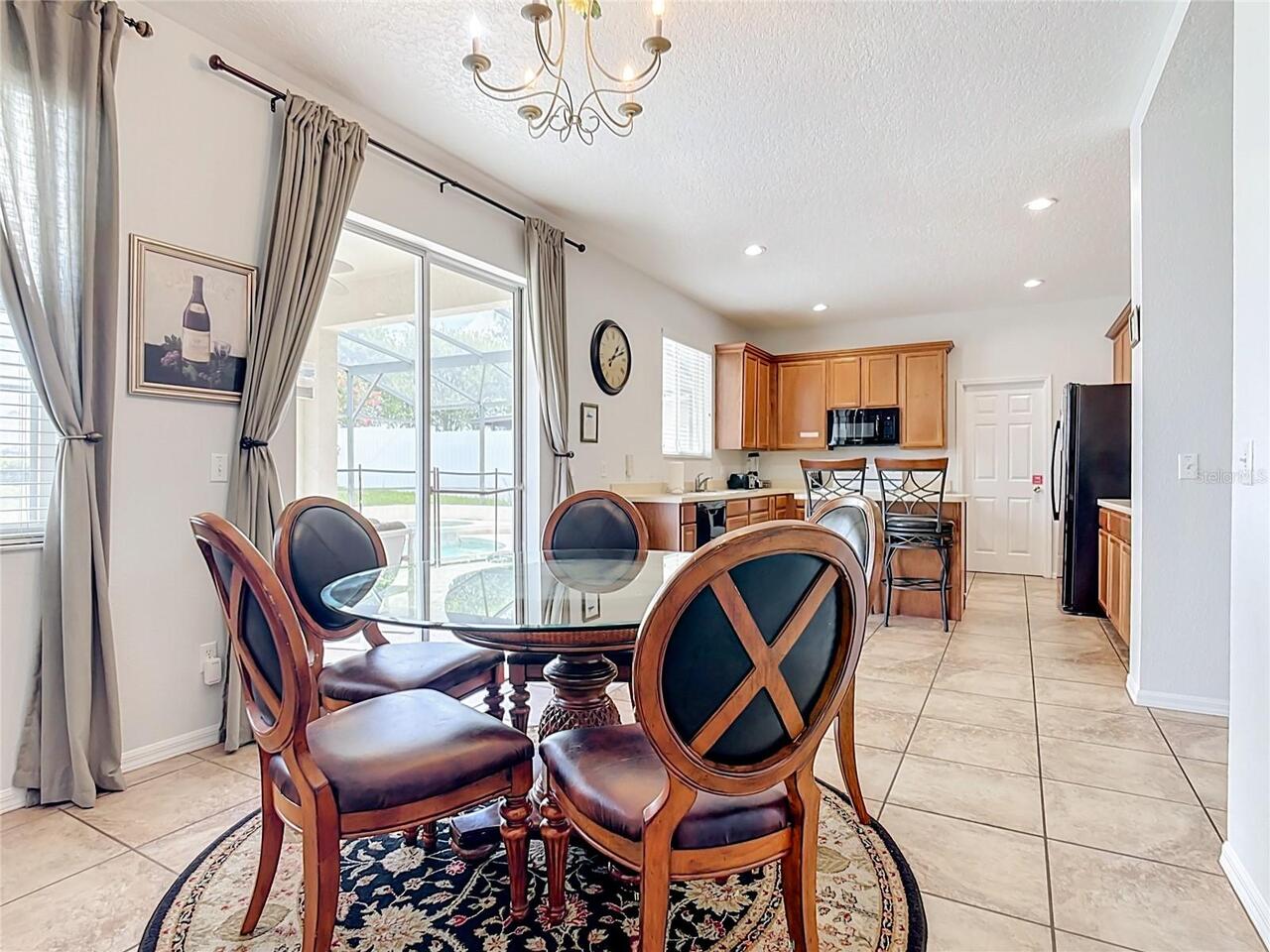 Listing Photo 11