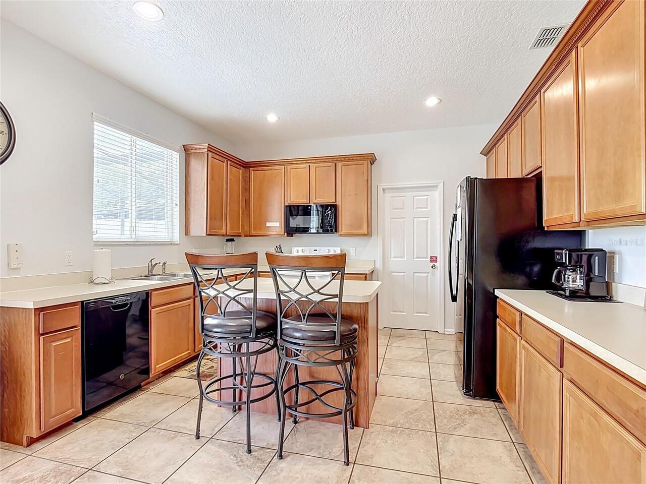Listing Photo 12