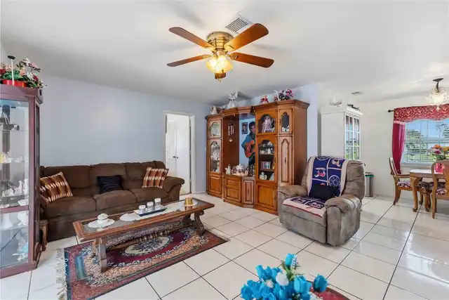 Listing Photo 7