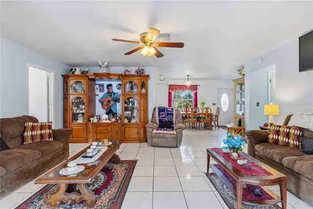 Listing Photo 8