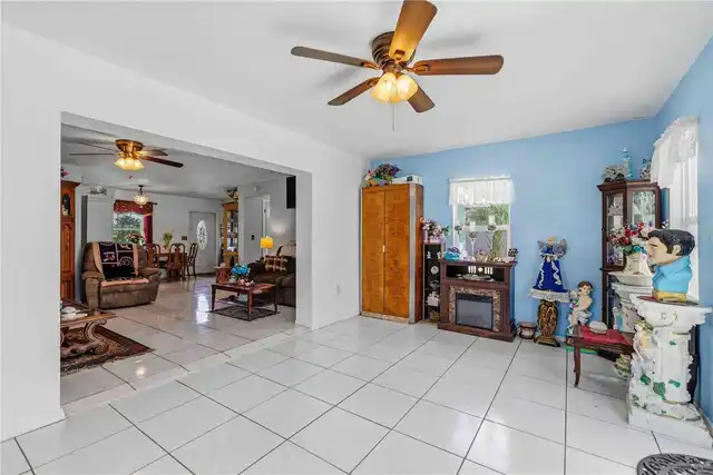 Listing Photo 11