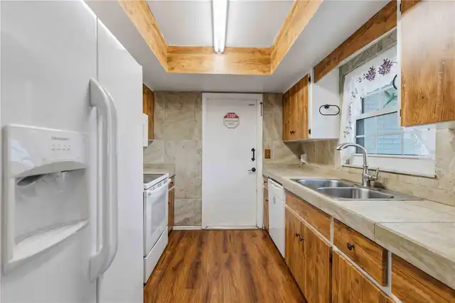 Listing Photo 17
