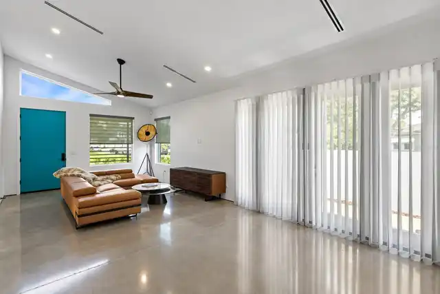 Listing Photo 10