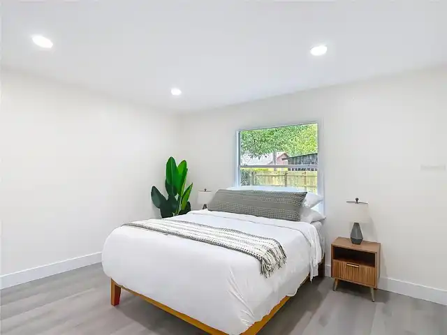 Listing Photo 16