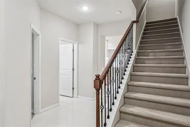 Listing Photo 9