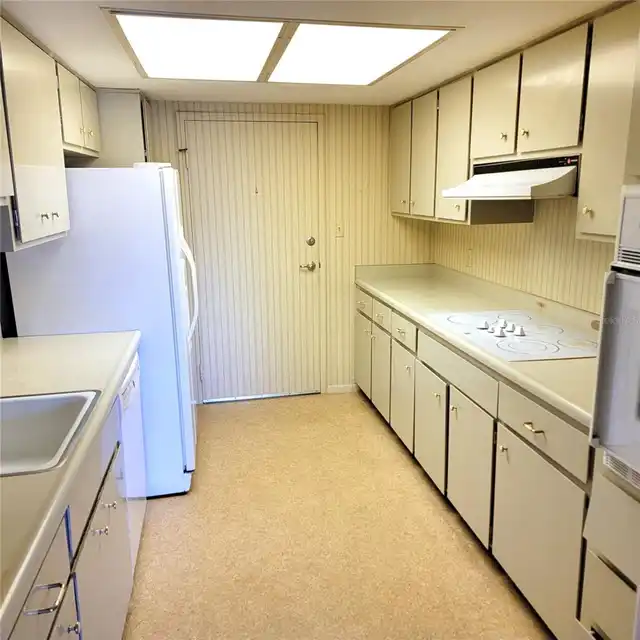 Listing Photo 7