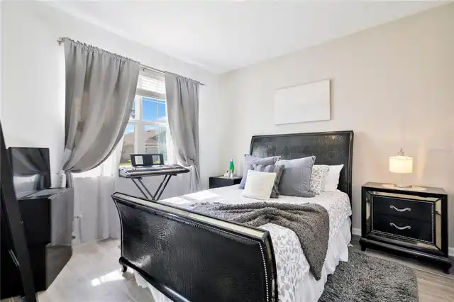 Listing Photo 12