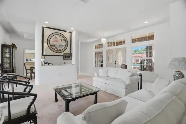 Listing Photo 11