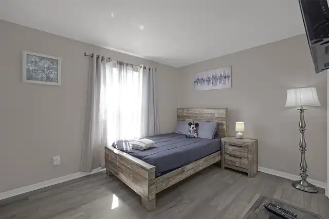 Listing Photo 12