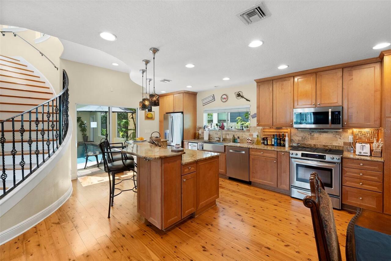 Listing Photo 17