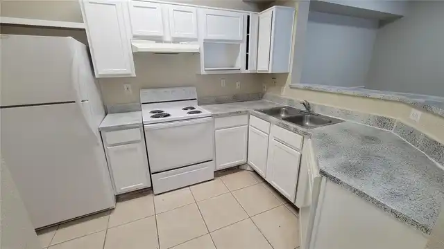 Listing Photo 10