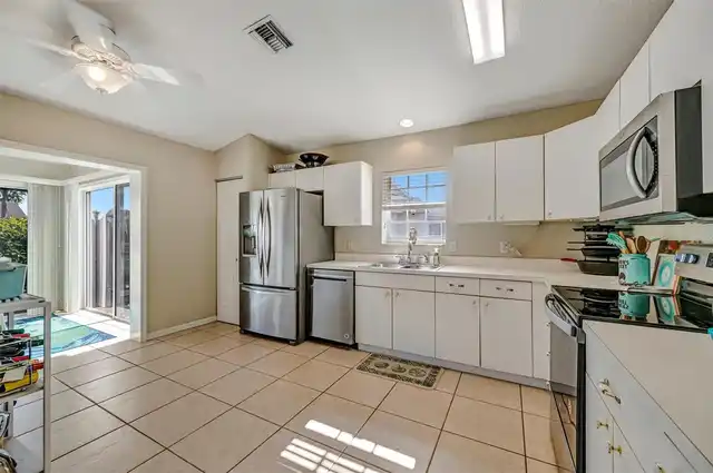 Listing Photo 12