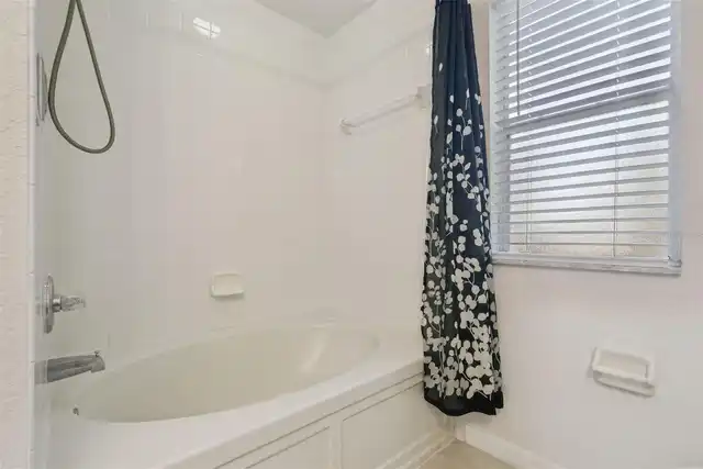 Listing Photo 17