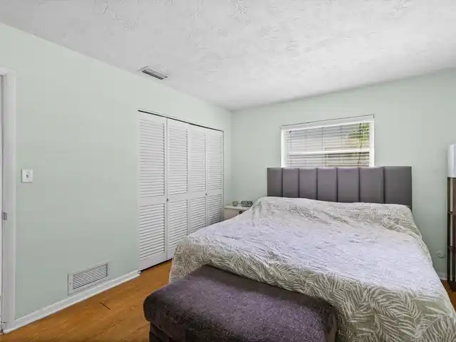 Listing Photo 14