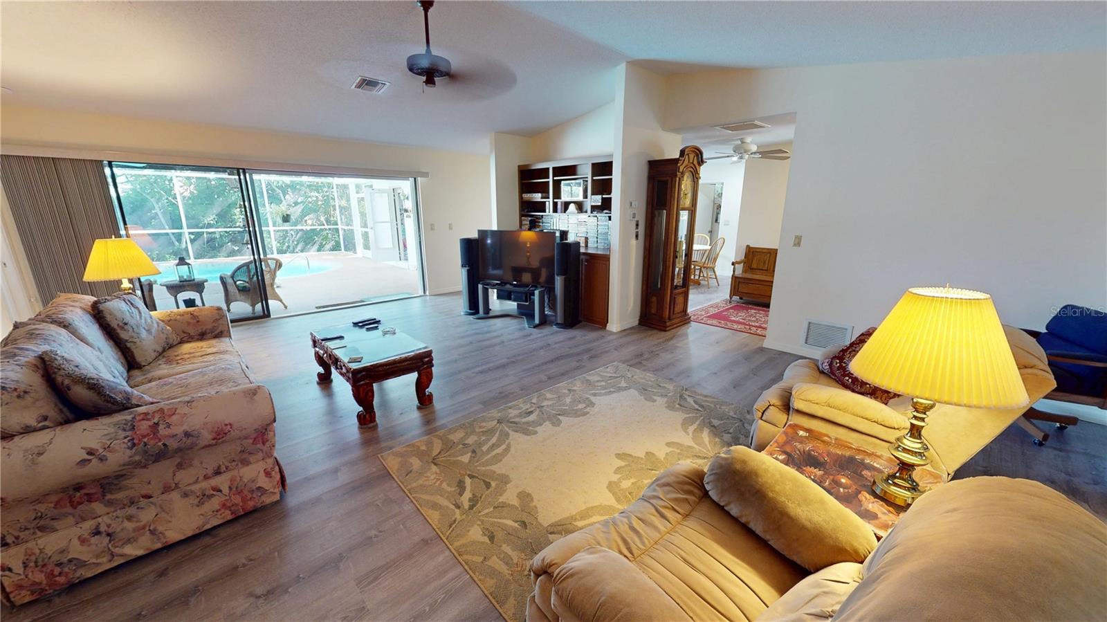 Listing Photo 8