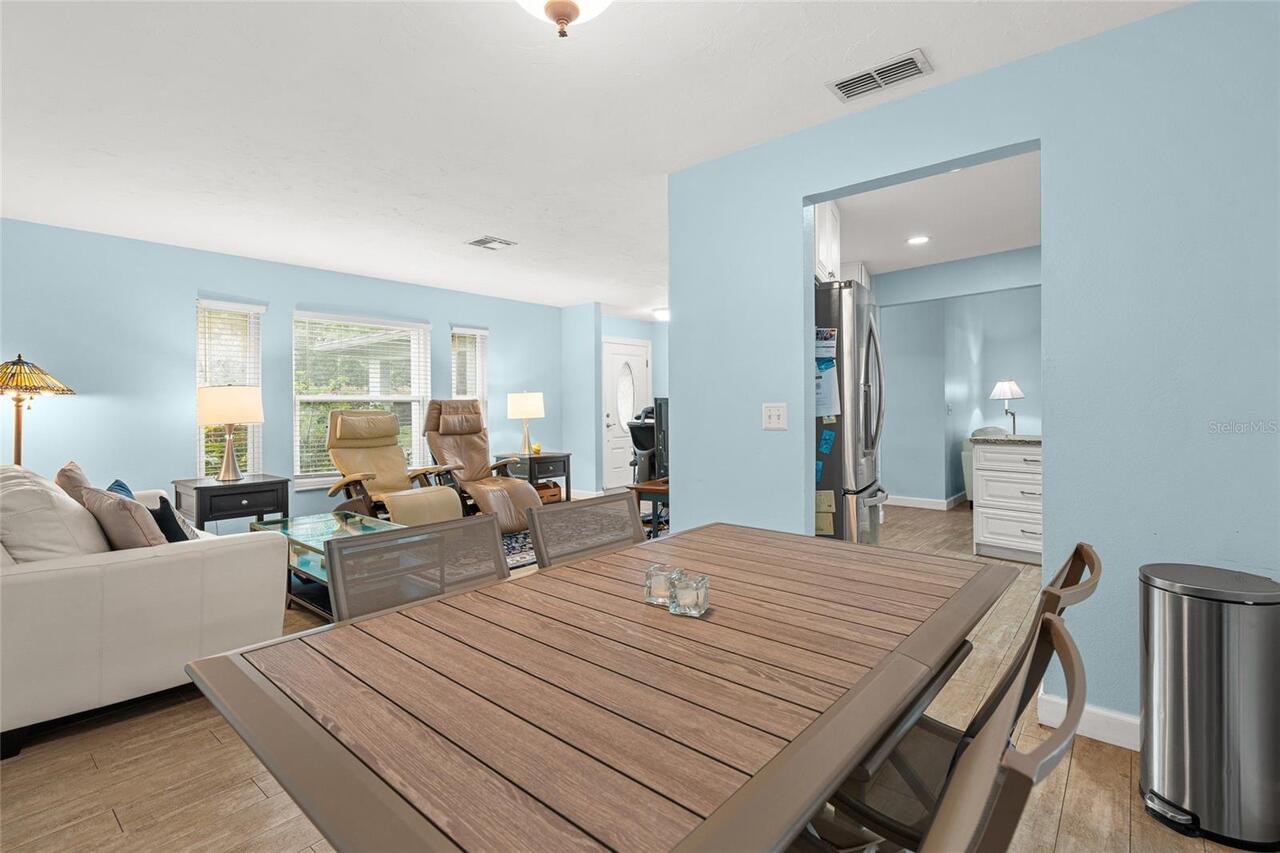 Listing Photo 8
