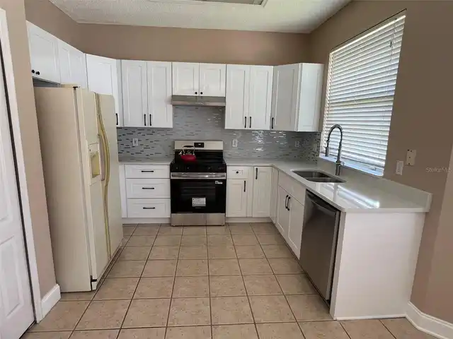 Listing Photo 9