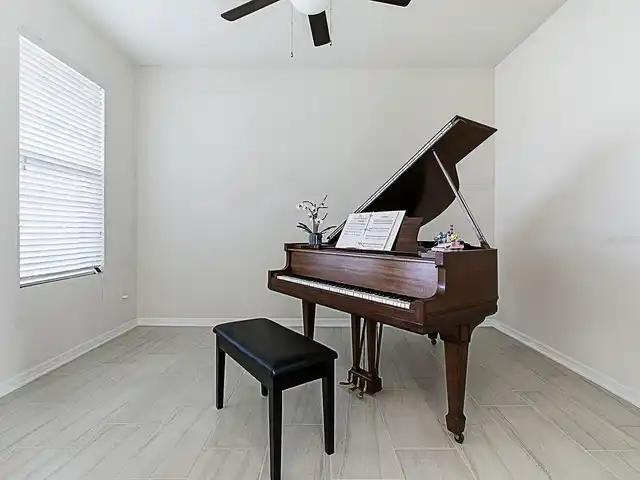 Listing Photo 9