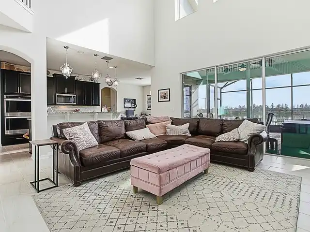 Listing Photo 11