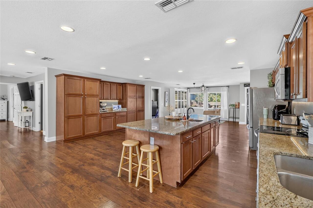 Listing Photo 17
