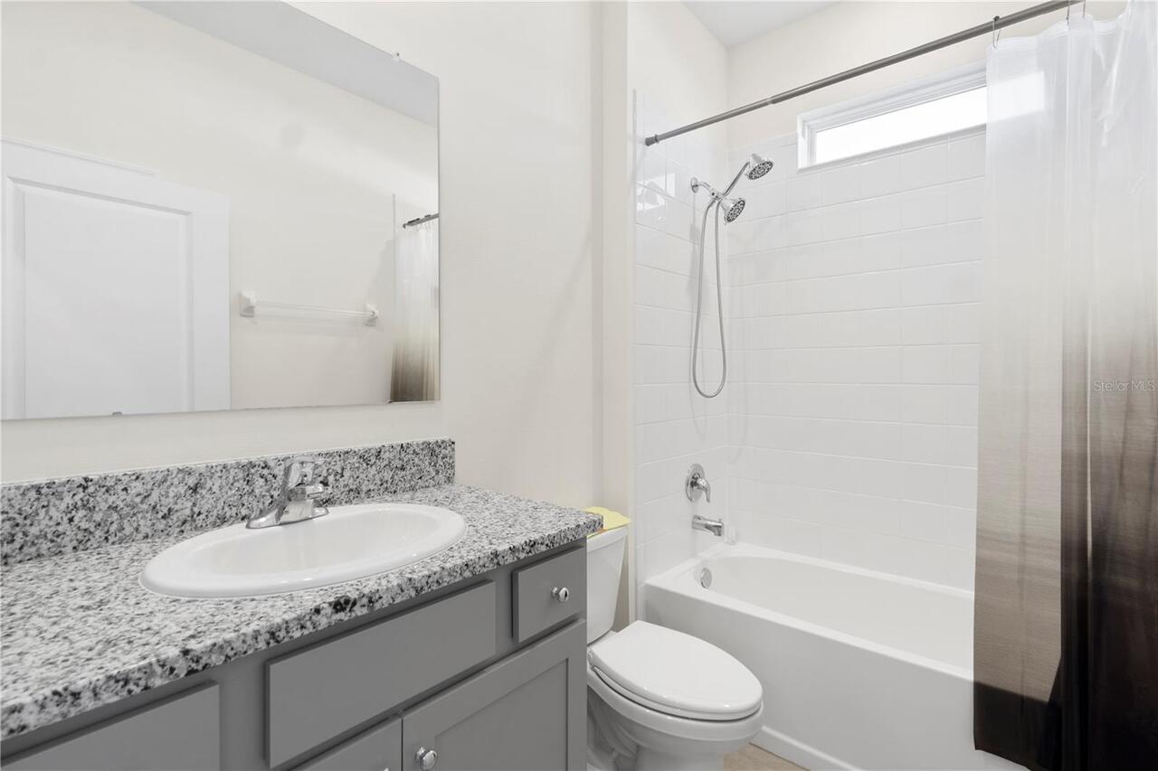 Listing Photo 12