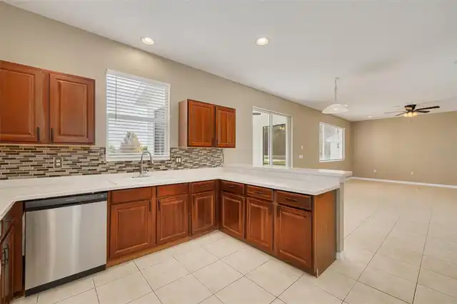 Listing Photo 10