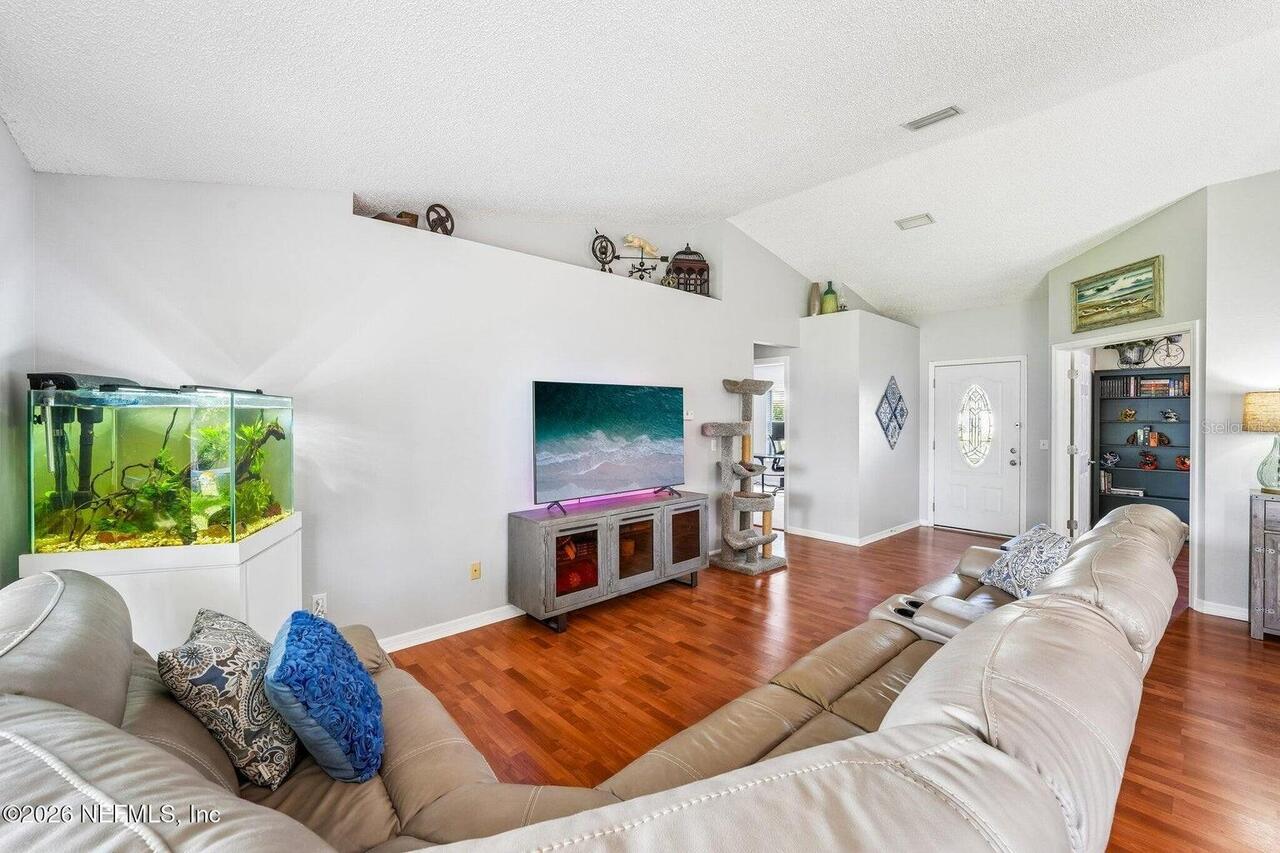 Listing Photo 7