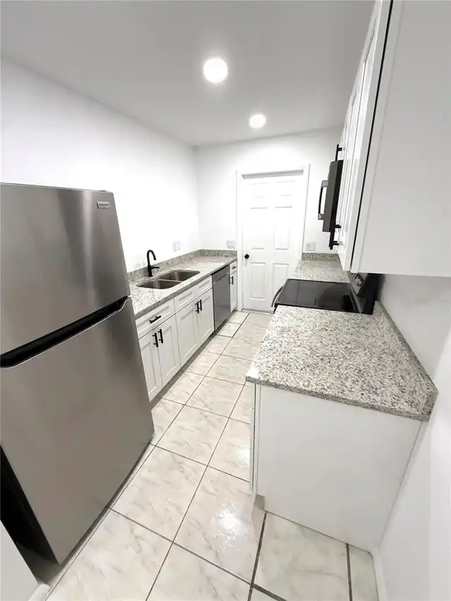 Listing Photo 7