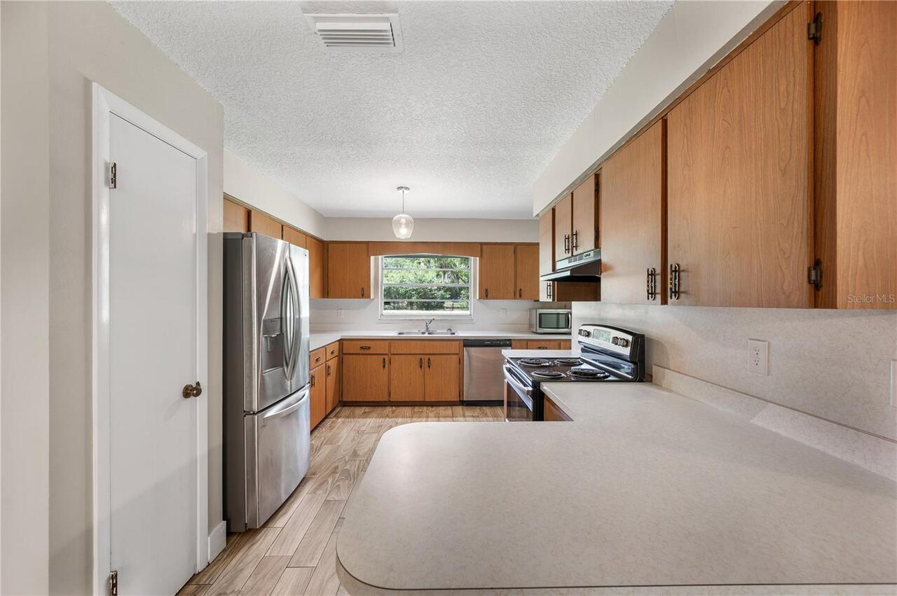Listing Photo 9