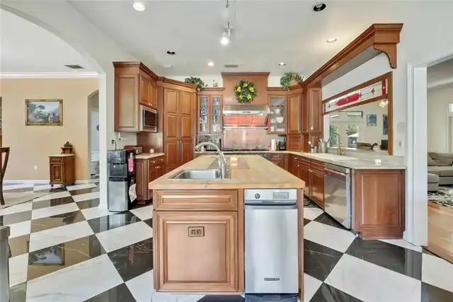 Listing Photo 17