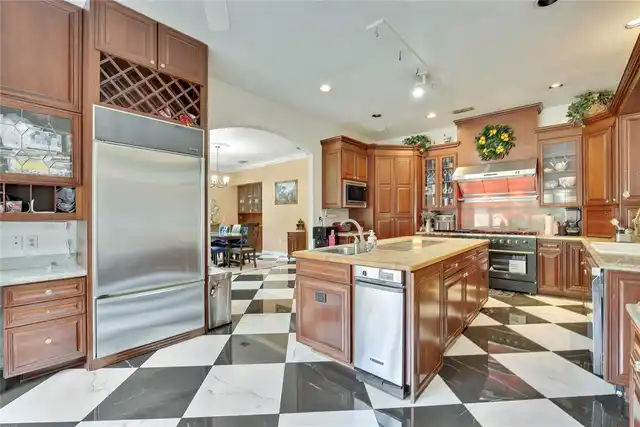 Listing Photo 18