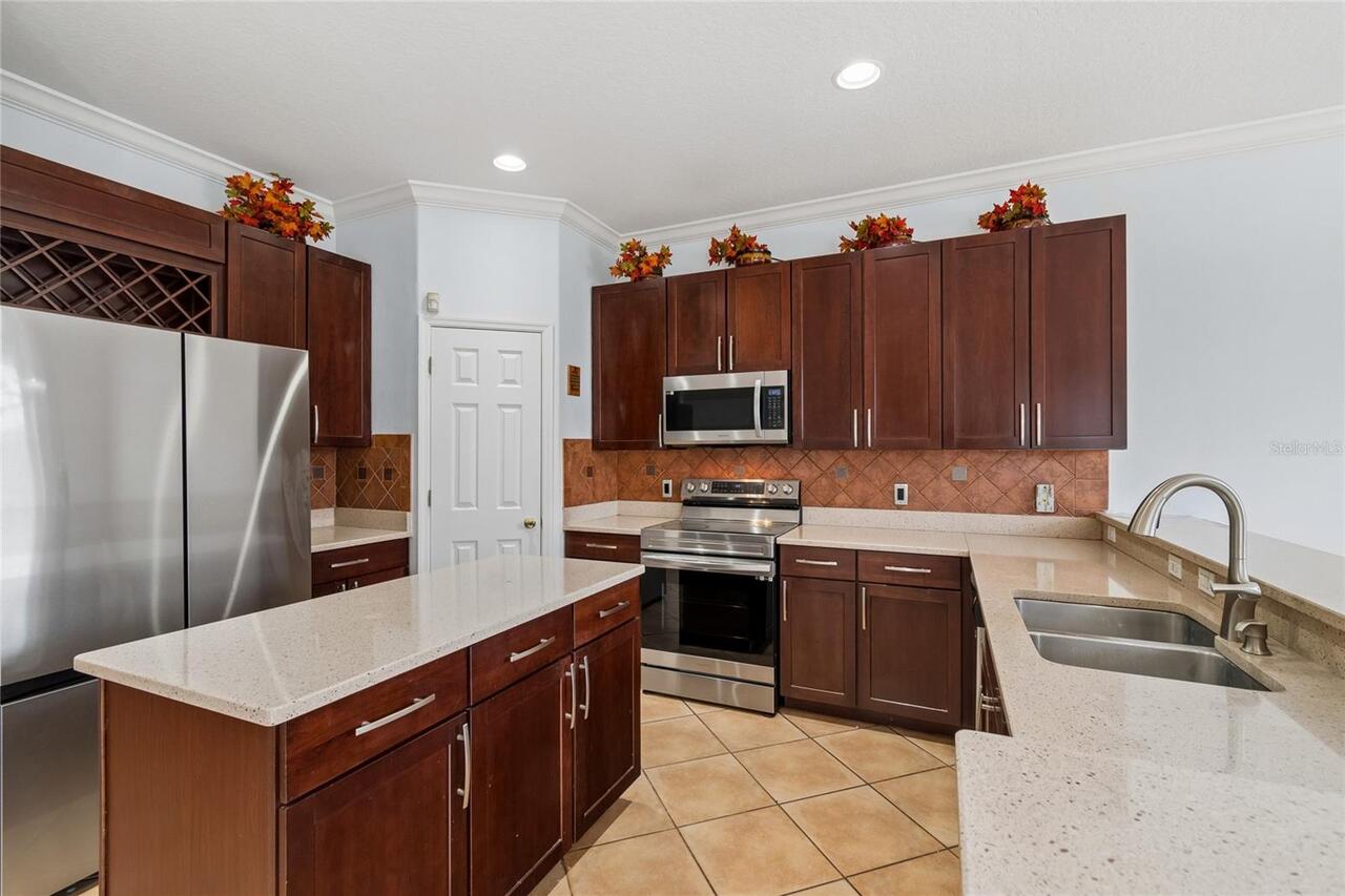 Listing Photo 8