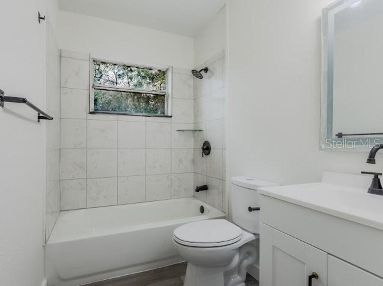 Listing Photo 12