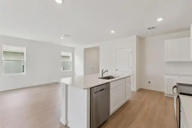 Listing Photo 9