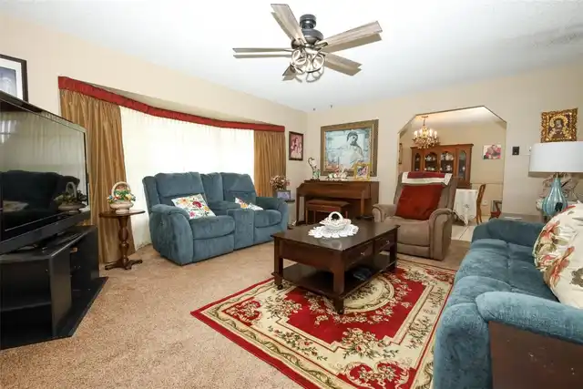 Listing Photo 10