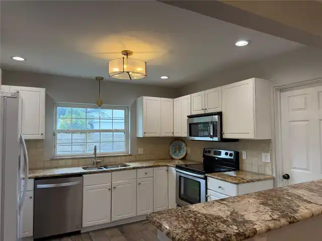 Listing Photo 6
